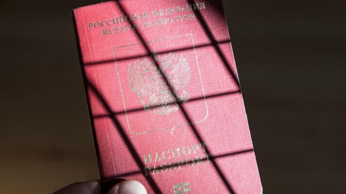 «Залишити без Батьківщини». Навіщо Росія позбавляє свого громадянства кримських політв'язнів?