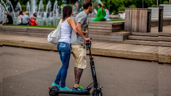 В Україні перше місто вводить заборону на електросамокати та електровелосипеди