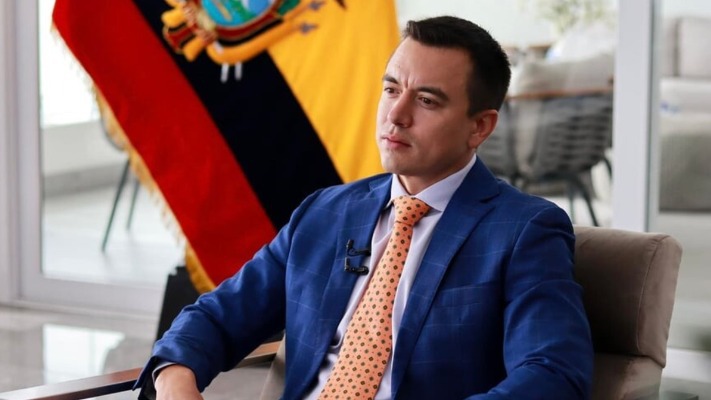 В Еквадорі натовп скоїв напад на автомобіль президента Нобоа