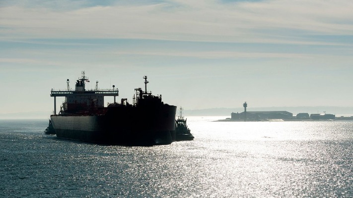 Удар по тіньовому флоту Росії. ЄС готує санкції через фальшиві прапори, - Bloomberg