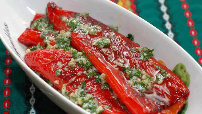 Секрет ідеальної закуски: болгарський перець з петрушкою та часником