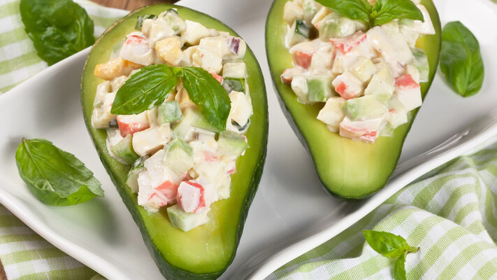 Що додати до крабового салату, аби він повністю змінив смак — новий сучасний рецепт