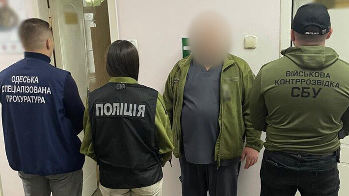 На Одещині на гарячому попався військовий медик-“рішала”