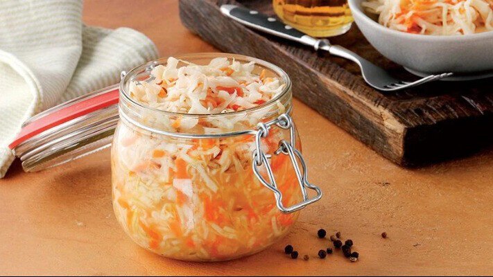 У чому квасити капусту: найкраща тара для ідеального смаку