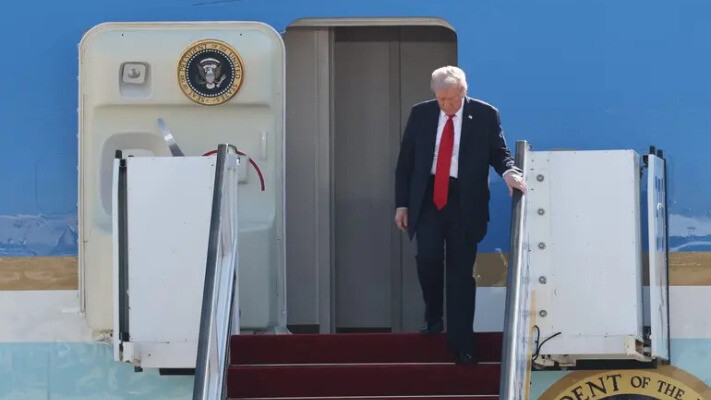 Снайперське гніздо виявили біля місця, де Трамп зазвичай виходить із літака — ЗМІ