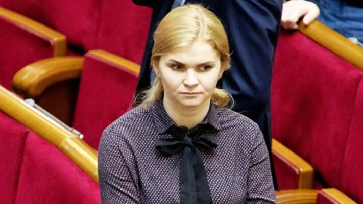 Склала мандат нардепка від «Слуги народу»: «Треба звалювати з країни»