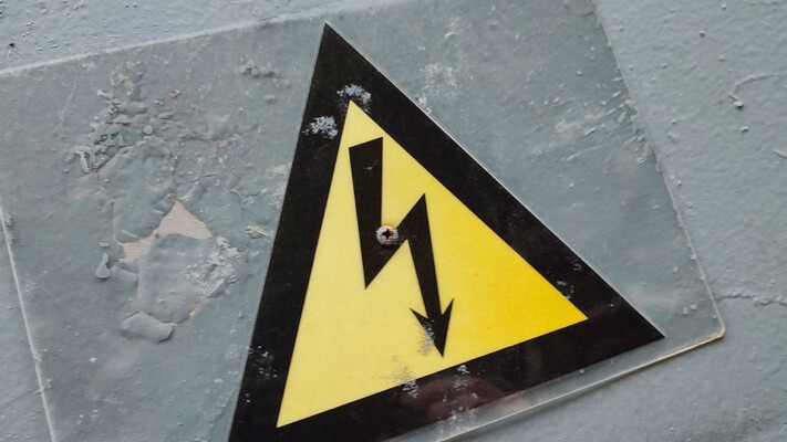 Ворог знову б’є по енергетиці, введено аварійні відключення