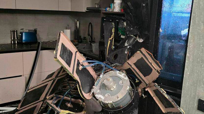 У двох районах Києва до квартир залетіли Шахеди і не здетонували  — фото