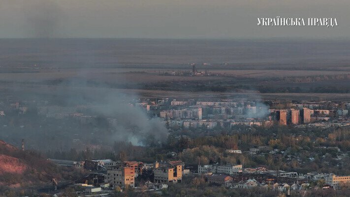 У Покровську – 250 росіян, йдуть стрілецькі бої, логістика під контролем дронів ворога, який фіксується і на півночі Мирнограда, – “УП”