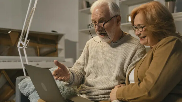 Компенсація за догляд: скільки можуть отримати родичі пенсіонерів у 2025 році