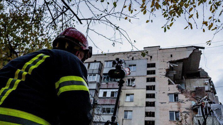 Під завалами будинку, що вибухнув у Хмельницькому, знайшли загиблих