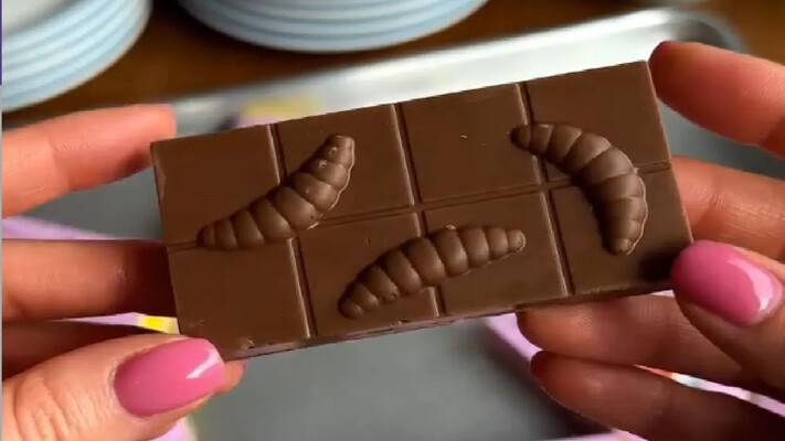 В Україні з’явився “Жуколад”: шоколадний батончик із личинками жуків
