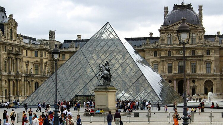 У Франції затримали нових підозрюваних у справі про пограбування Лувру