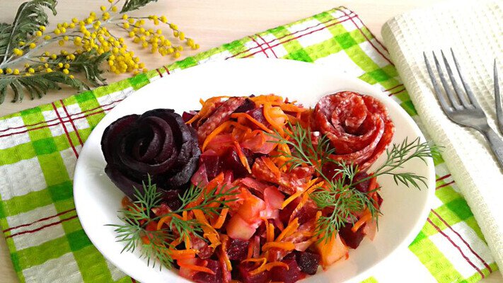 Рецепти:  Смачний домашній салат із корейською морквою та копченостями