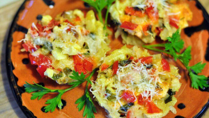 Смачні апетитні картопляні тарталетки з овочами